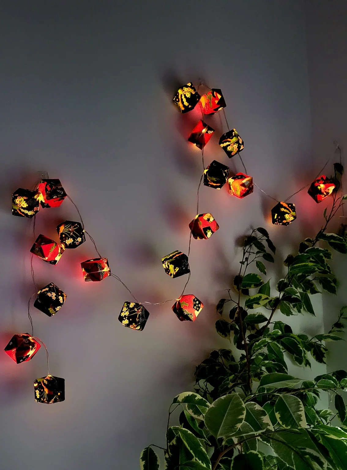 Guirlande lumineuse en origami Cubes japonais — vue 2